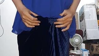 Blue velvet skirt masturbation