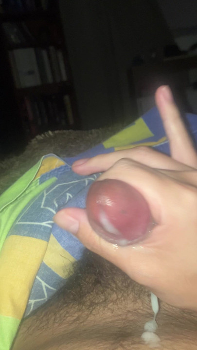 quick cumshot in bed