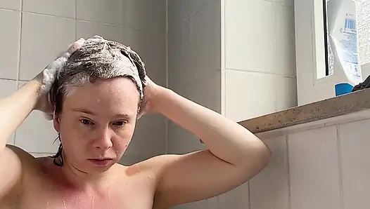 Подросток с идеальными душами для тела
