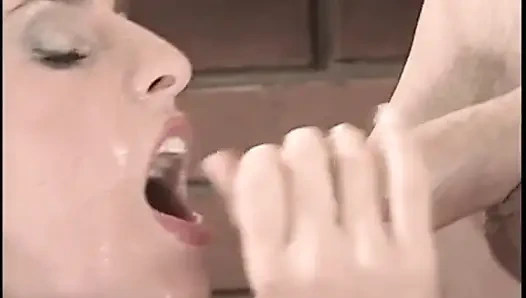 Pejantan terangsang dihisap kontolnya lalu menyetubuhi pantat cewek imut