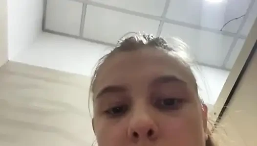 Extreme Squirting in the public gym with jucielussie