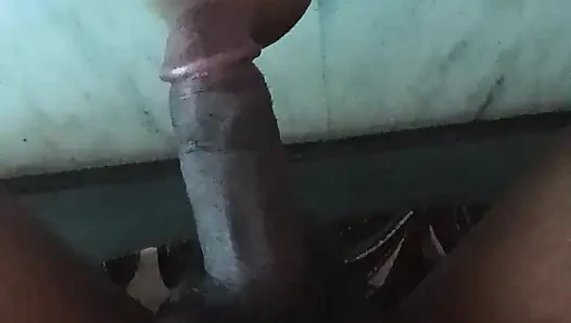 Porno desi menggoda dan bermain dengan kontol India yang tersiksa