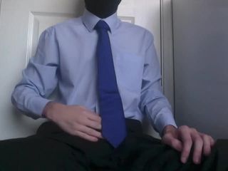 Дрочка рубашкой и галстуком