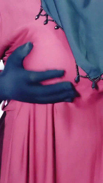 पाकिस्तानी कश्मीरी लड़की बॉयफ्रेंड के बेडरूम में वीडियो द्वारा । क्लिप 2