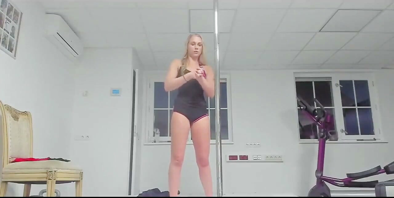 Practicing Poledancing