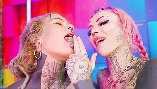 Hardcore Foursome Anal - Double Penetration, ATM and Facial