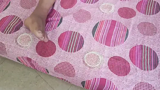 18 yaşındaki tatlı ve ateşli kız kirli seste domalarak sikişiyor