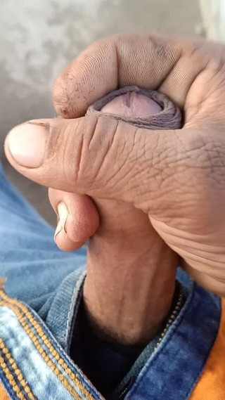 Cum at bus stand