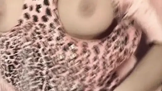 Cewek pirang menawan dari jerman menunggangi kontol anal
