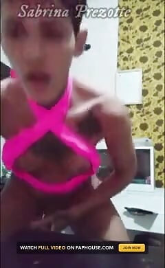 Dia panas dan nakal, dia orgasme banyak untuk awak, mengingati