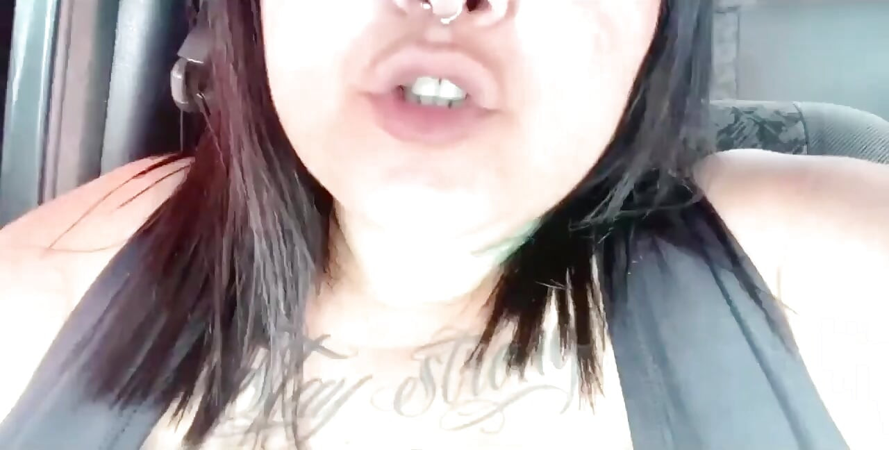Naughty Showing off in the Car - Mary Jhuana