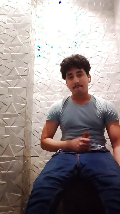 Indiana Handsome Boy Masturbation Video