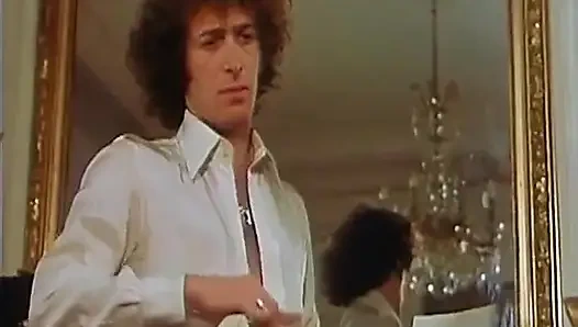 Fransız dul kadın kıllı amını yalatıyor ve sikiyor