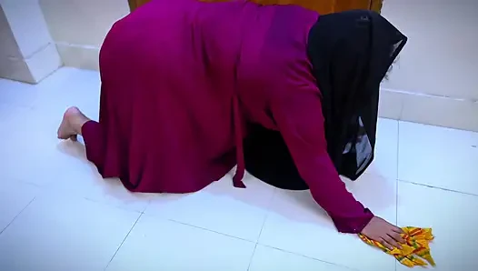 Big Ass Curvy Egyptian Hot Maid Stuck Under Chair Then I See Her Naked Ass & Start Masturbation