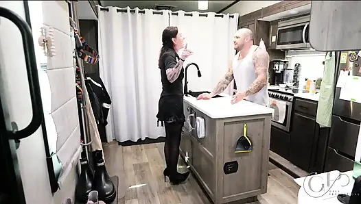 Bayan Grey - bölüm 3 - üvey oğlunun kız arkadaşını sikiyor