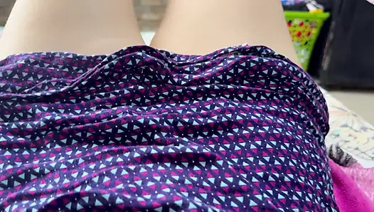 Sendirian di rumah setelah pulang kerja aku masturbasi sambil mikirin rekan kerjaku