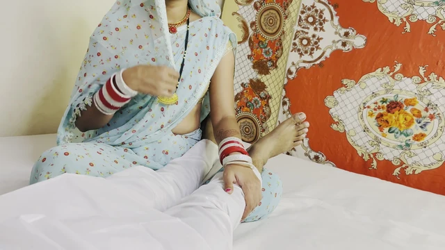 Sasur and Bahu Father-in-law Fucked by Daughter-in-law Alone in the Room for Oil Massage part 2 EP 1