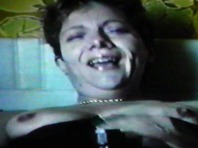 Nelly se masturbe