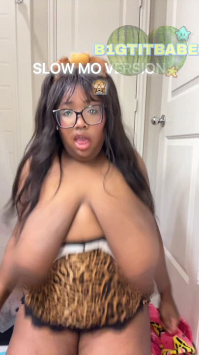 CRAZY FAT TITS JIGGLING