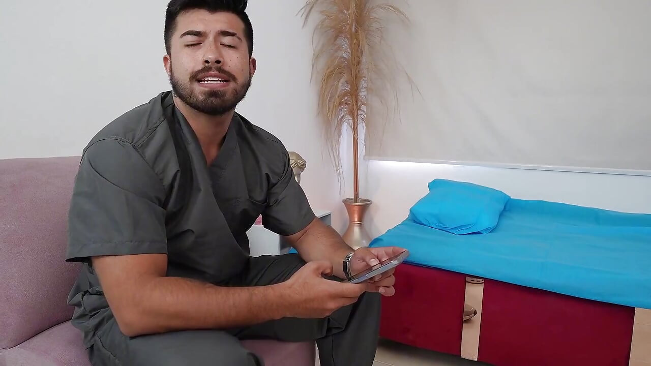 Big Ass Flagrant Married in a Tantric Massage Office They Received the Therapist's Cock