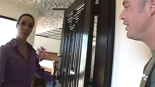 Pelacur selingkuh menyepong tetangga ketika suaminya pergi