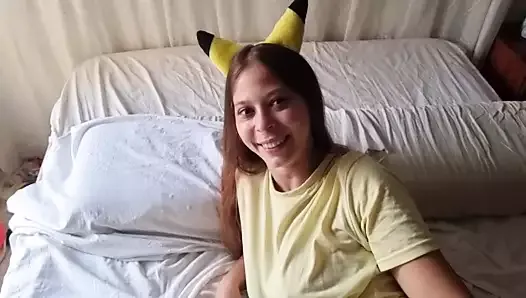 Parodie pokemon pikachu interview et sourire