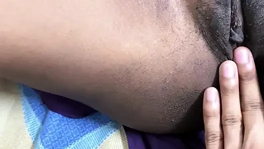 Evim boşken madamla sikişiyorum