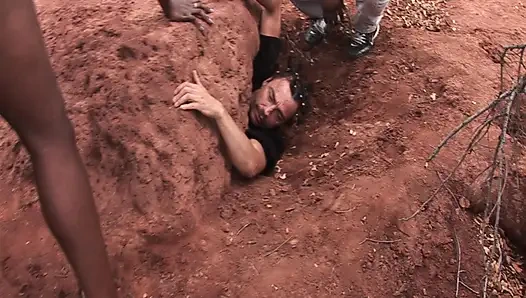 Kumda Gömülü Güzellik: Vahşi Açık Hava Fetiş Seks