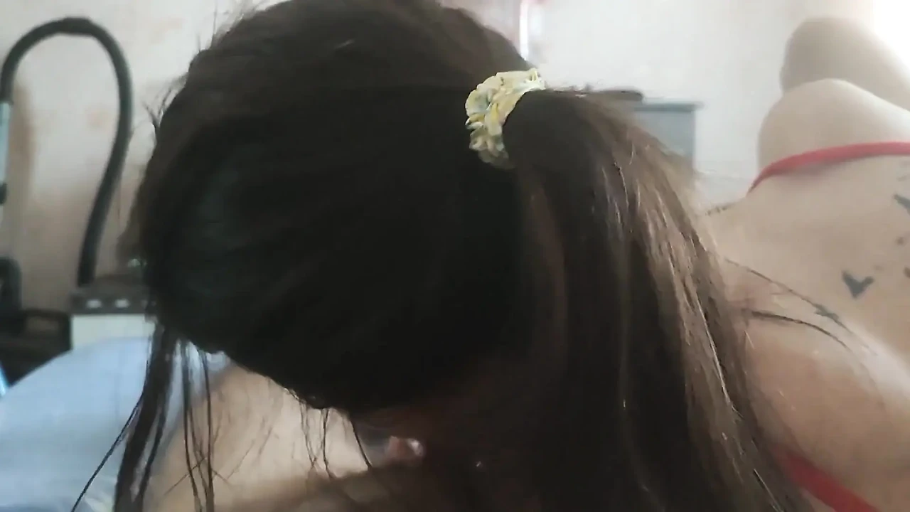 Young Stepsister Wants to Suck Cock Quickly and Skip Classes