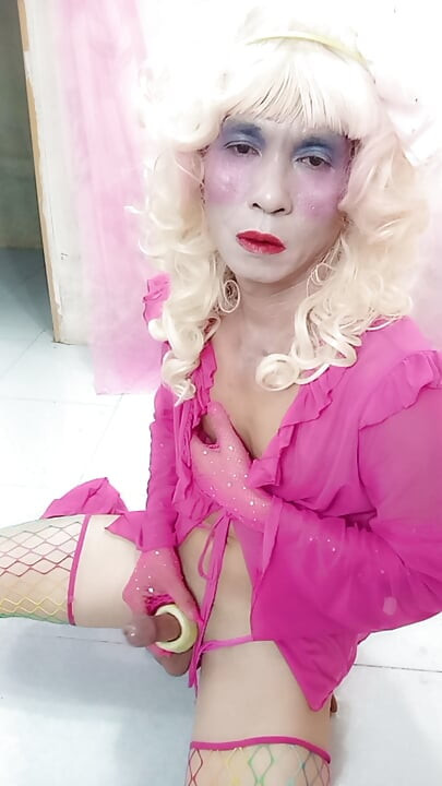 Oanh Le transvestida com roupa sexy, pornografia, a masturbação suave do pau é demasiado boa