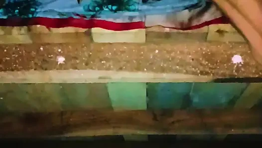 Sister-in-law's bad fucking and spreading both her legs, put the whole penis and took out the piss from the pussy.