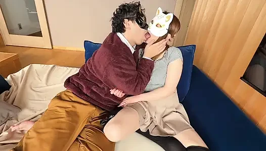 Целовать и прижимать его к себе...