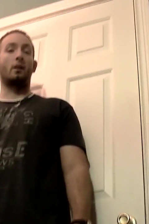 หนุ่มหุ่นหมีขี้สงสัย Kyle!