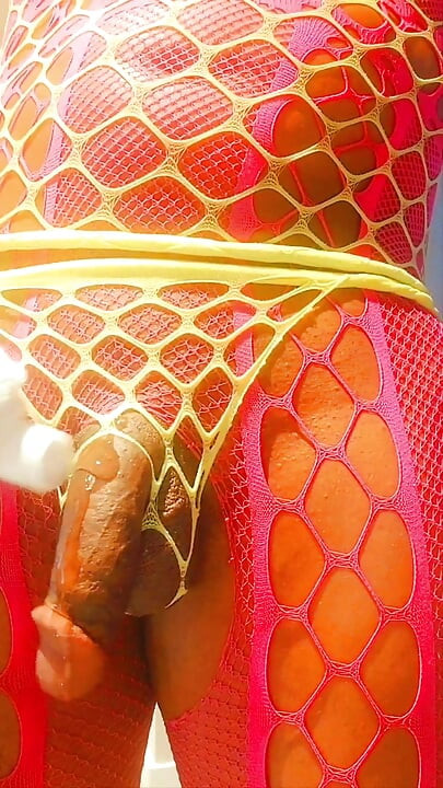 I dildo and cum in slow motion in front of 2 sluts who fuck