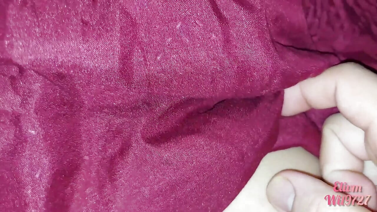 This Is How My Stepsister Is Surprised Under the Sheets