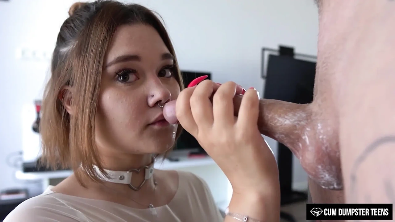 Kate Koss证明她是一个深喉口交冠军