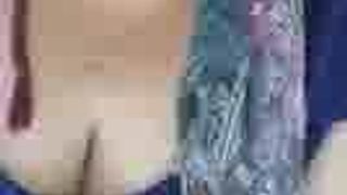 Сексуальная в хиджабе в любительском видео