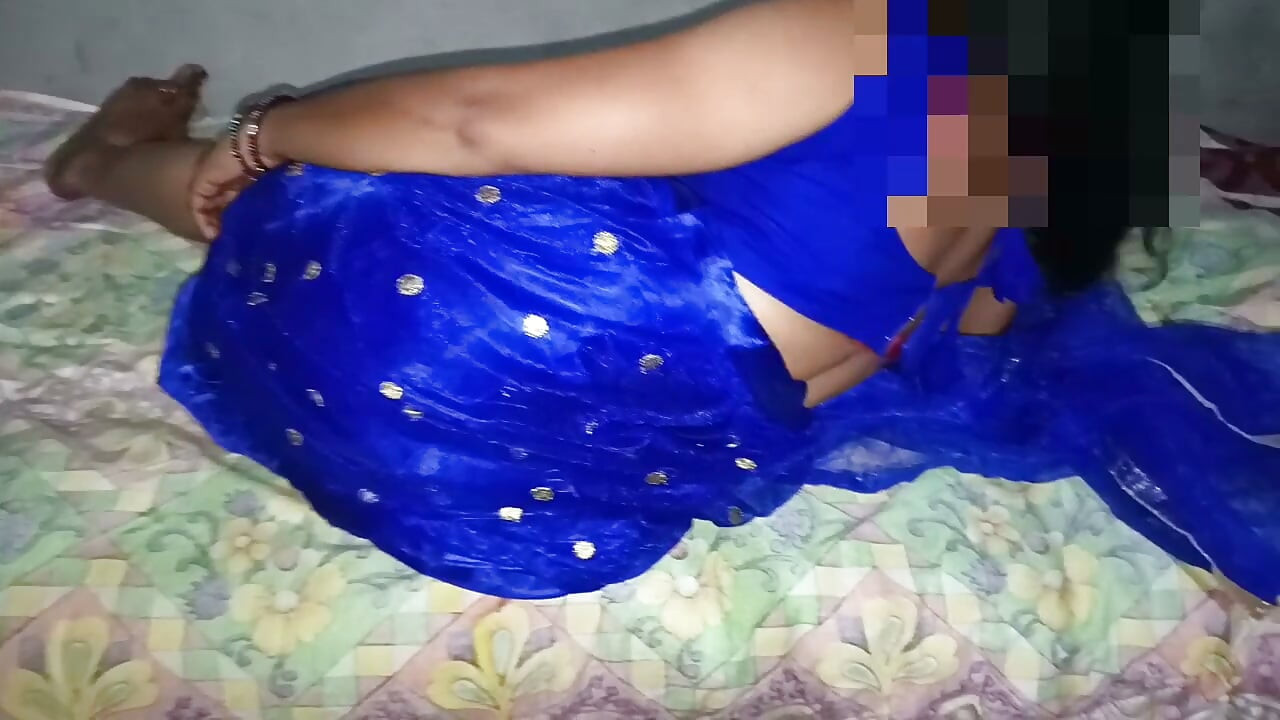 I wear a first time saree and my stepbrother fucked hard me in doggy style