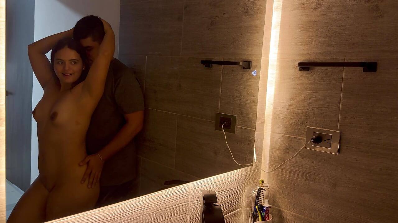 Shhh, don't let him suspect anything! - The wife ends up being unfaithful to the domicile