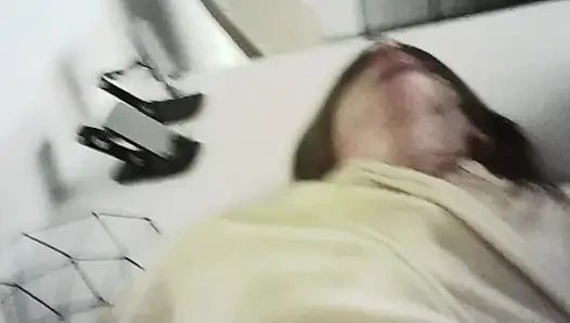 Mergokin istri dan temanku selingkuh