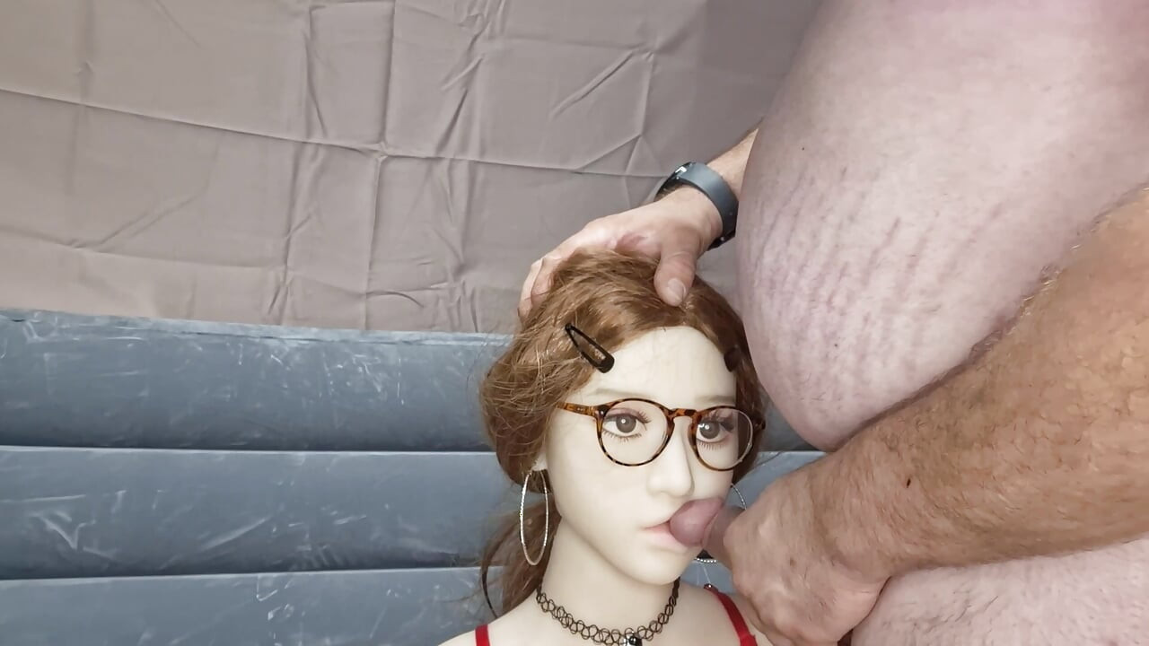 Blowjob of Horny Sex Doll