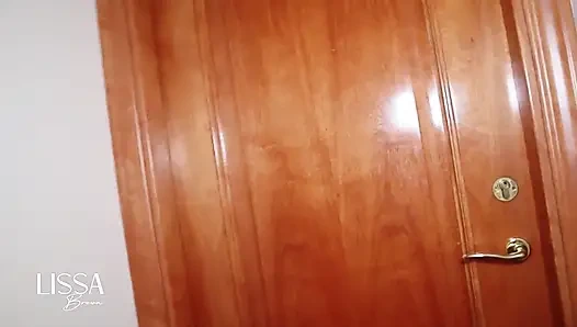 Aku adalah cewek nakal dan aku suka sama pemilikku