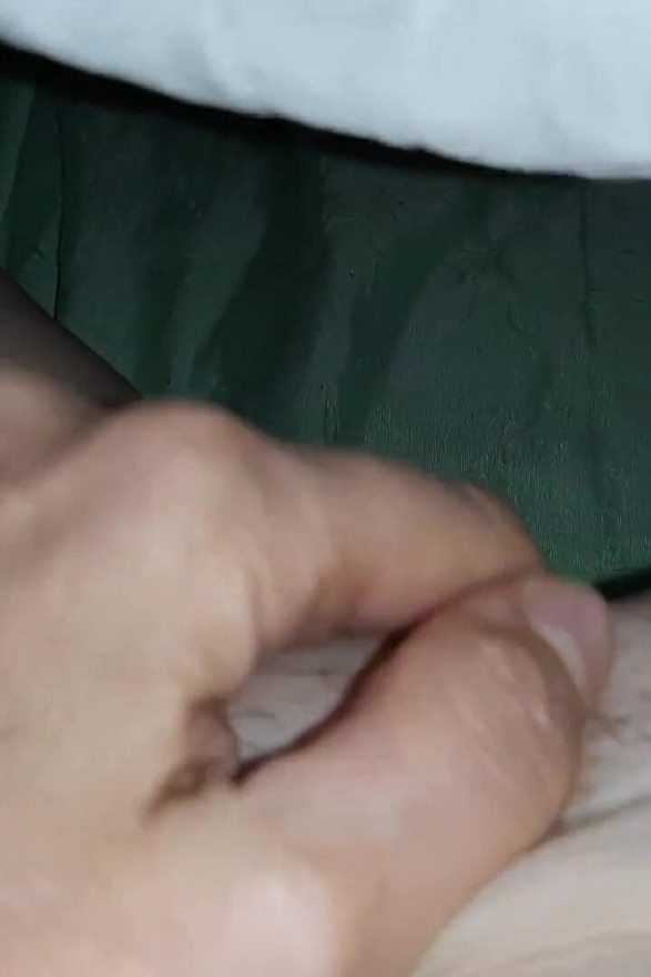 Špijuniram svoje lezbejske komšije koje imaju seks i masturbiraju
