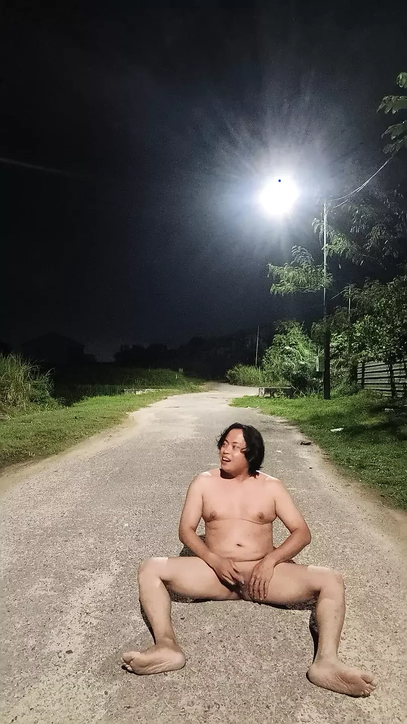 Little slut Ladyboy unclothed  her self - Asianslut