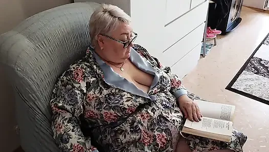 Komşu ağzına boşalmama izin veriyor