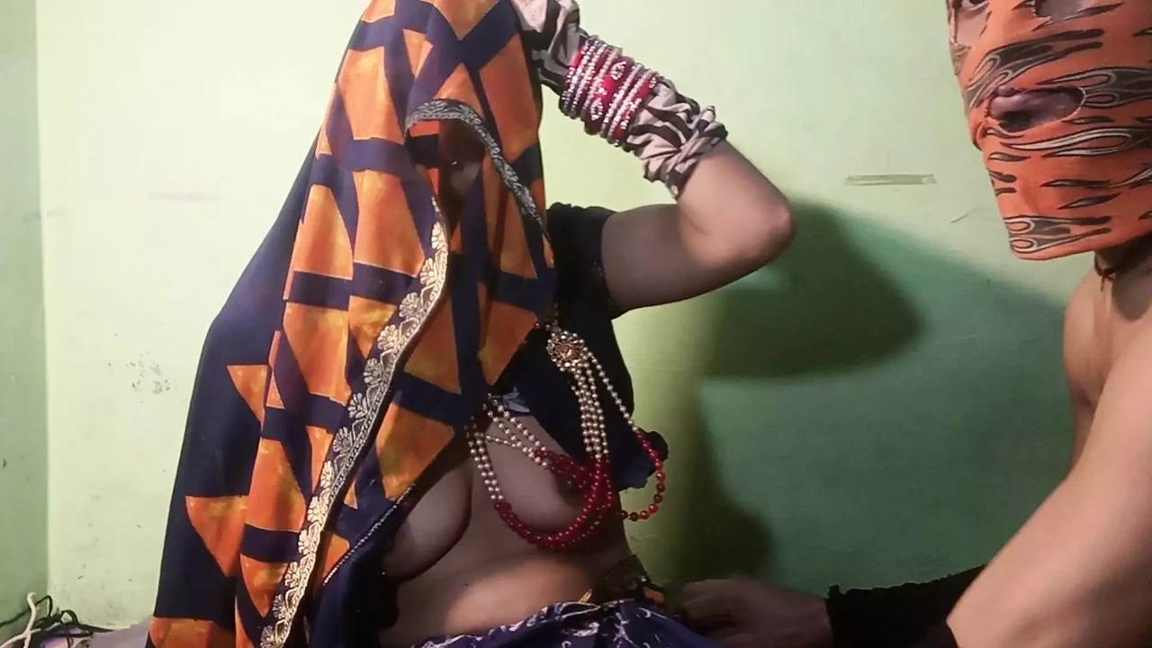 Ass chudai for the first time of the new dulhan after that his pussy got full hand