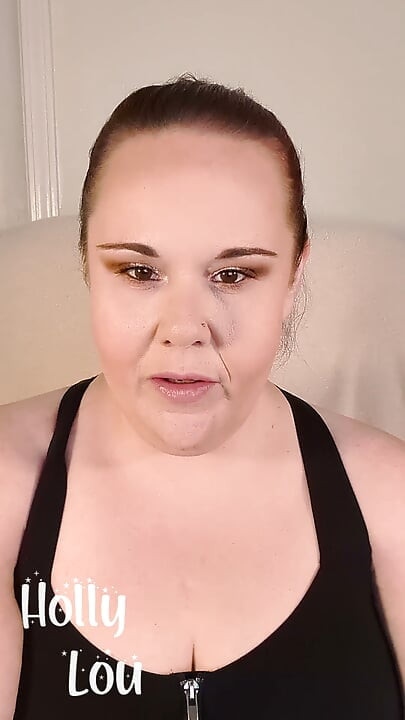 Manželka posílá tvé sissy touhy Mistress Holly na pořádný sissy trénink