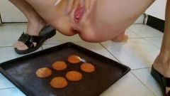 Sniffypanty - сквиртует на свежеиспеченное печенье