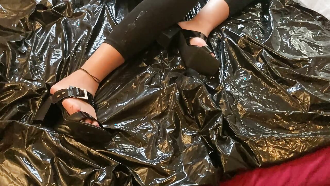 Masturbation and Cum on Black Leggings