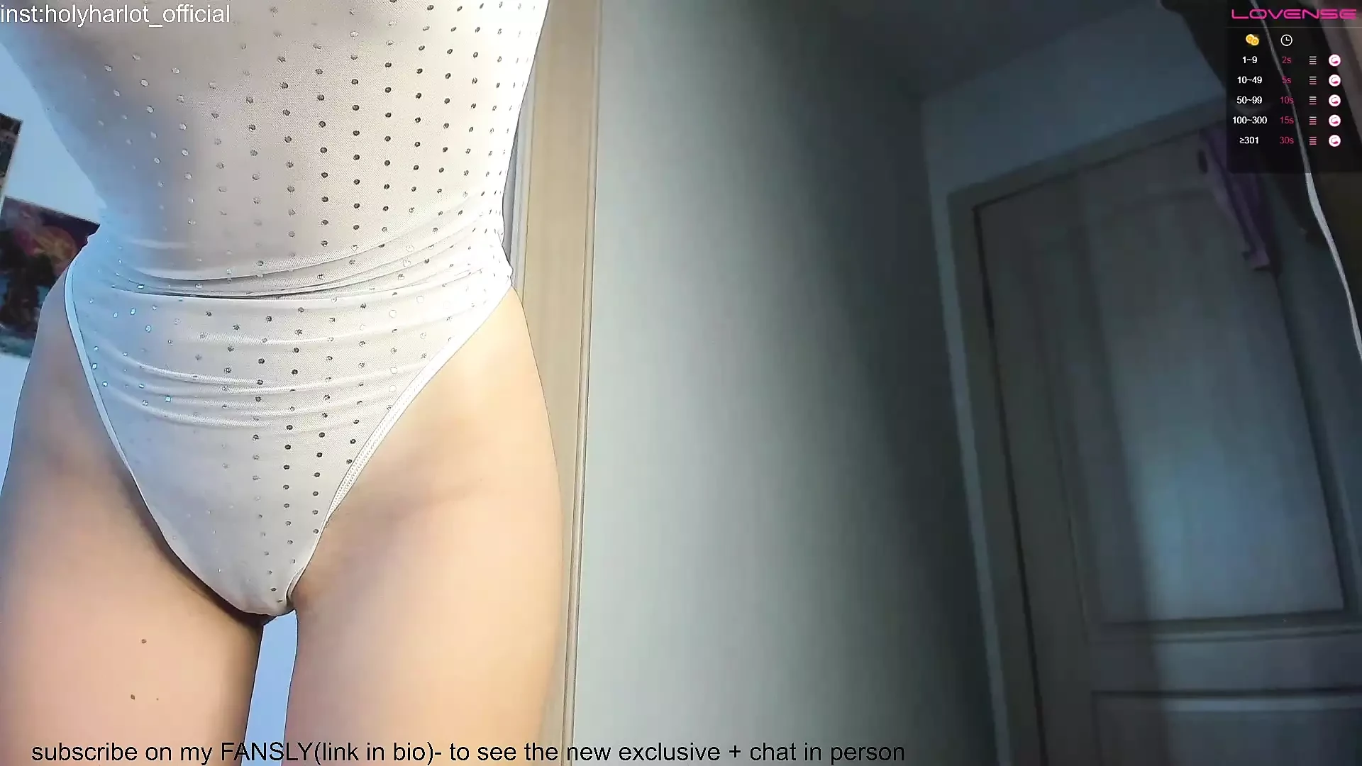 hot shaking juicy ass show twerk